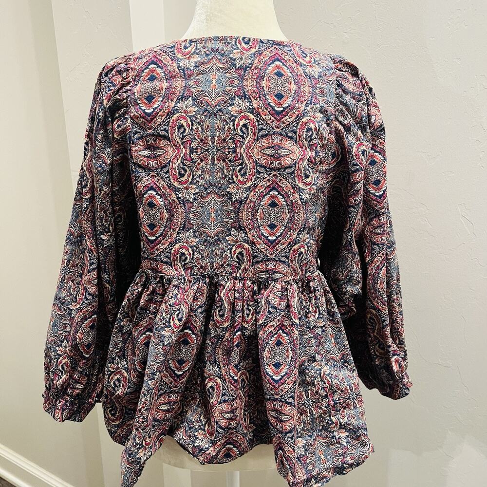 Banana Republic Women’s Petite S Paisley Peasant Peplum Blouse (A0128) - Picture 4 of 6